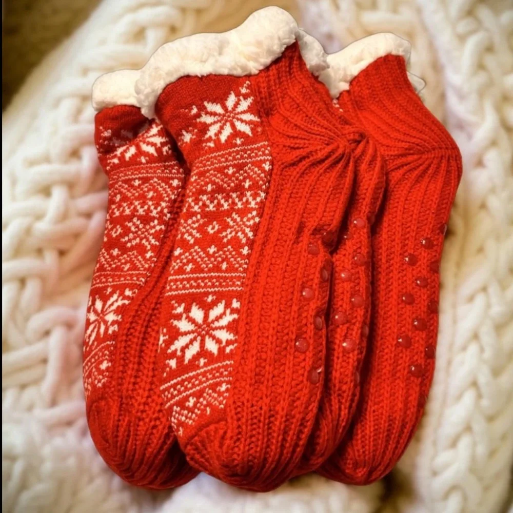 Christmas Socks Cozy Knit Slipper Socks Snowflake Pattern non slip NWT